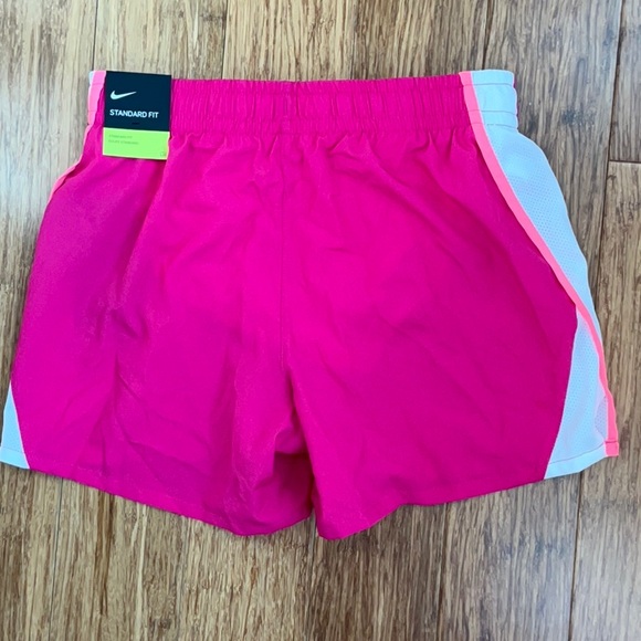 Nike standard fit shorts size L - Picture 3 of 4